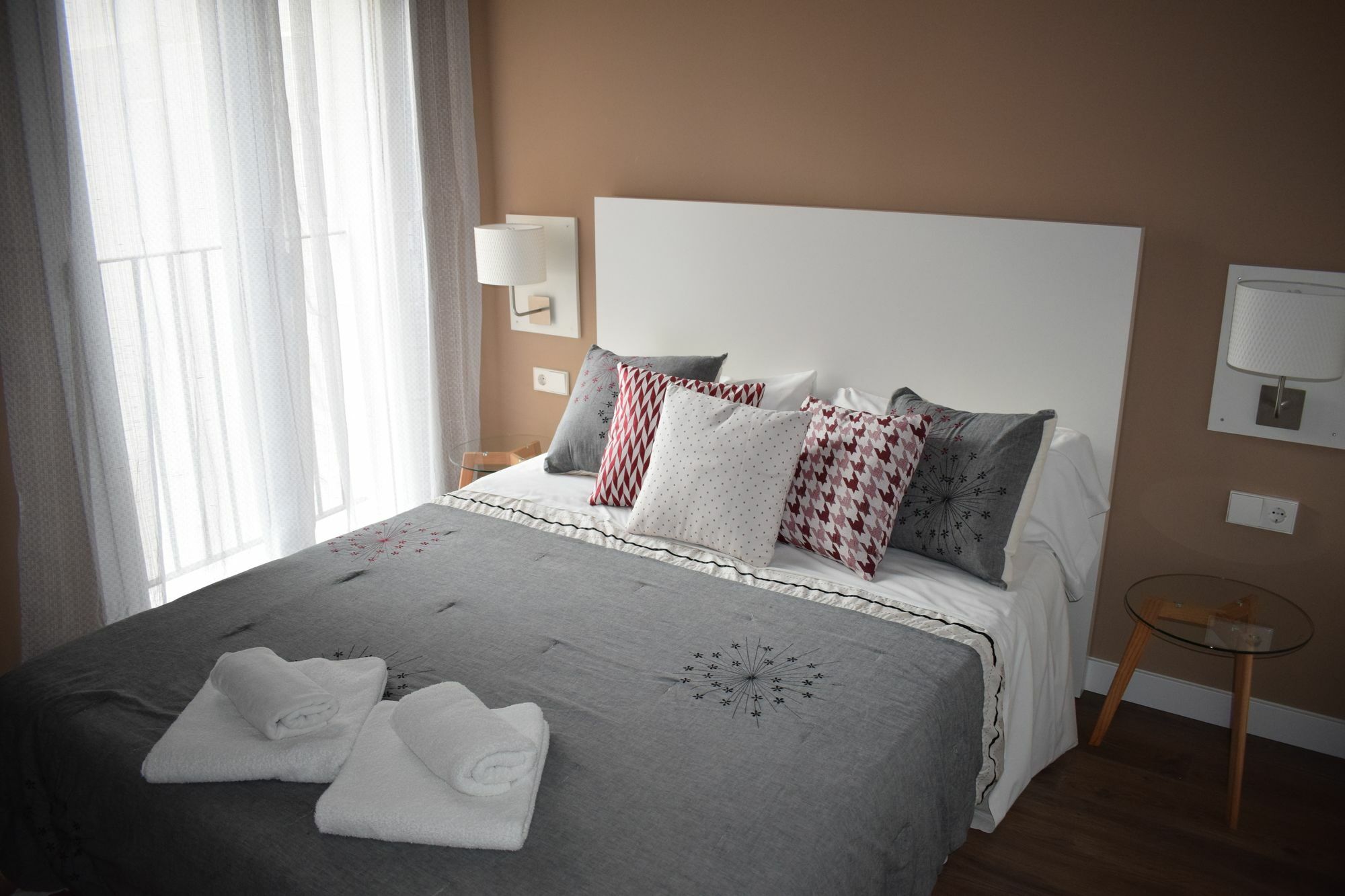 Perla Apartments บาเลนเซีย ภายนอก รูปภาพ